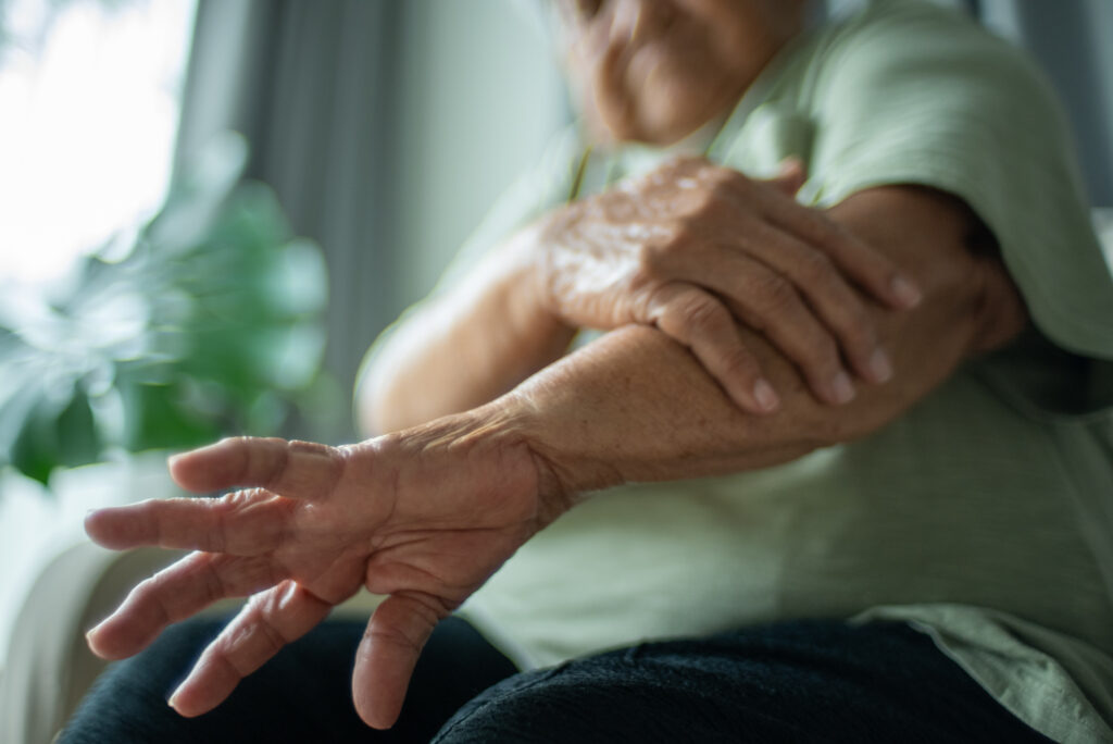 The surprising connection between age-related muscle loss and infection risk