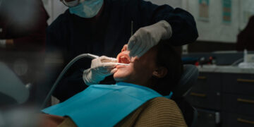 5 subtle dental symptoms you should never ignore