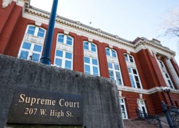 Missouri Asks Supreme Court to Allow Voting Map Benefiting Republicans