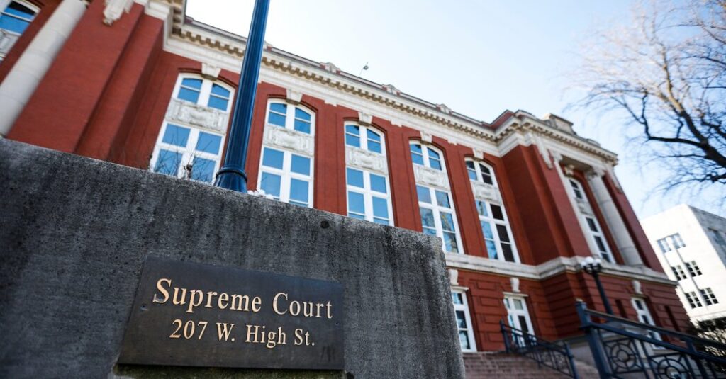 Missouri Asks Supreme Court to Allow Voting Map Benefiting Republicans