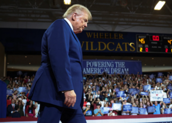 ‘Careening towards defeat’: Republican candidates rush to scrub Trump from their campaigns