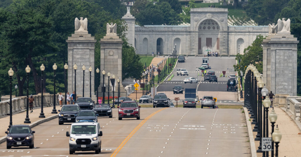 Is Work Starting for Trump’s Arch? It Depends Who’s Asking.
