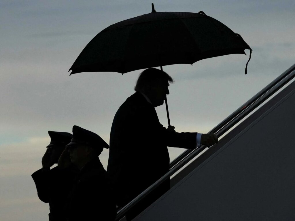 ‘What in the world?’ Trump sparks online frenzy with head-turning new look