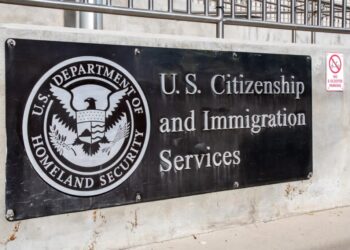 Senior immigration official and alleged moneyman caught accepting $960K in bribes for citizenship favors: prosecutors