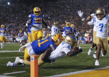 UCLA surges in fourth quarter to open Bob Chesney era with win over Cal