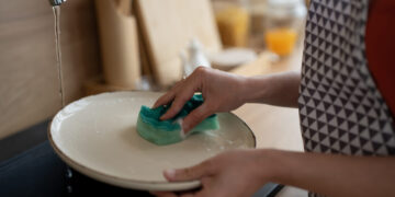 Your dish sponge can be gross. Try this instead.