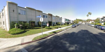 Expectant mother left brain dead by  Canoga Park shooting taken off life support, family says