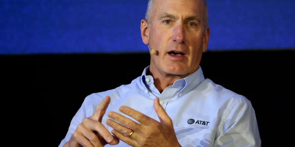 Like Jamie Dimon, AT&T CEO says if you attend a meeting, you need to show up prepared—he ‘craves’ people who don’t just sit back and observe