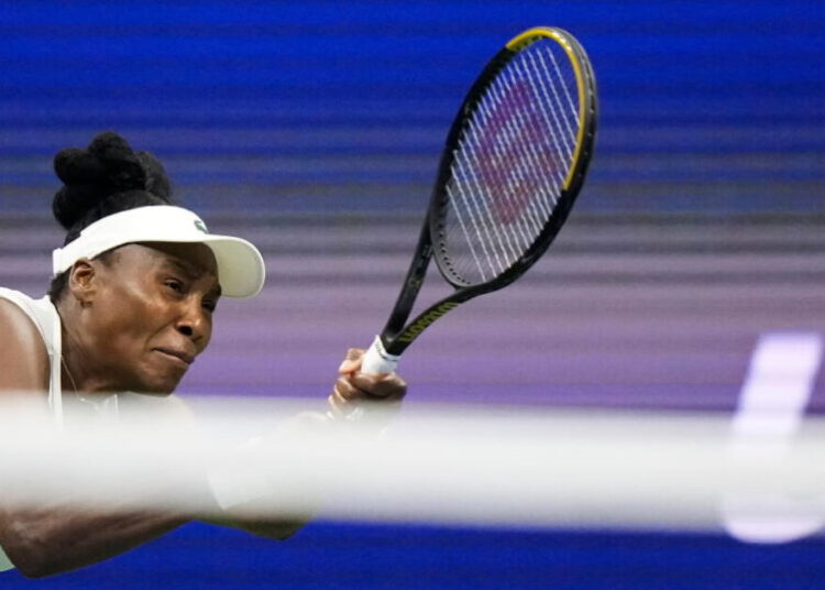 With late matches, intruding influencers and odd smells, is tennis losing at the U.S. Open?