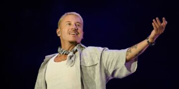 Macklemore Calls for ‘Free Palestine’ Onstage, Israeli-American Council Petitions for His Removal From Ed Sheeran Tour