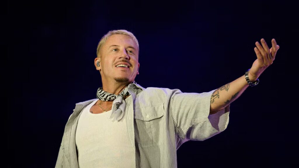 Macklemore Calls for ‘Free Palestine’ Onstage, Israeli-American Council Petitions for His Removal From Ed Sheeran Tour