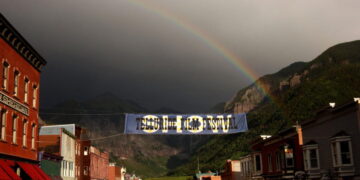 AI anxiety comes to Telluride, with Bill Gates sounding the alarm