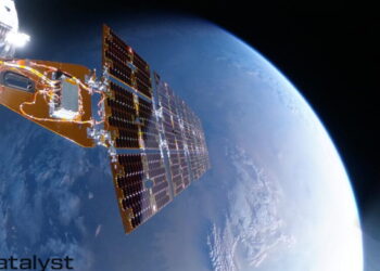 Rescue satellite gets close to NASA’s doomed telescope, even if it can’t save it