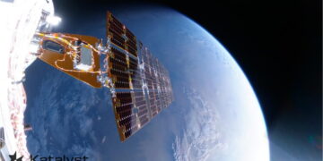 Rescue satellite gets close to NASA’s doomed telescope, even if it can’t save it