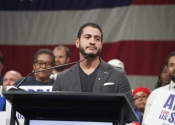 Democrats hoping to appear ‘normal’ as they roll out their blue wave of weirdos ahead of critical midterms