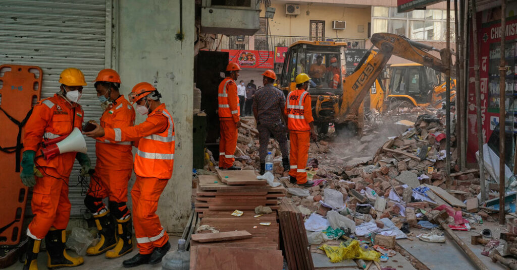 Building Housing Students Collapses in New Delhi, Killing at Least 7