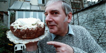 Noël Godin, Prankster Who Threw Pies at the Powerful, Dies at 80