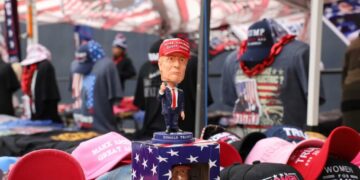 MAGA merch-hawkers face death spiral as Trump economy wipes out his base: analysis