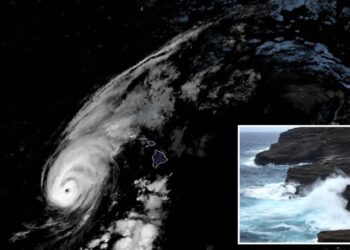 Hurricane Lowell barrels toward Hawaii — issued to Category 3 as heavy rain, flash floods pound islands