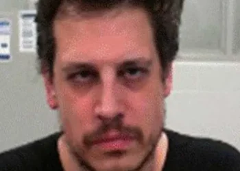Deported troll purports to lob legal grenade at Laura Loomer: ‘Lets playyyyy’