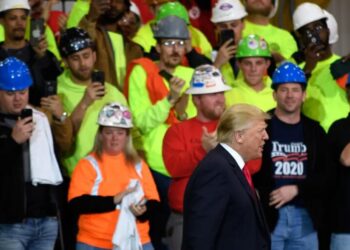 Trump braces for midterms, crucial union vote as Labor Day shows 75,000 lost manufacturing jobs
