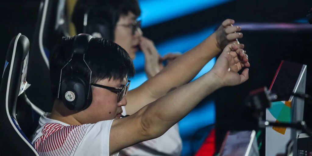 A $500,000 career, gone at 25: esports’ injury crisis is forcing teams to build sports-medicine staffs