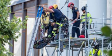 Emergency crew rescues worker injured during White House construction