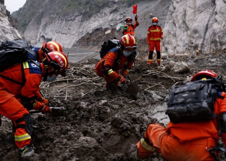 ‘Mama, I Miss You’: Relatives Go Online to Grieve Tibet’s Flood Victims.