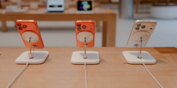 Apple to Make First Big Change to iPhones in Years