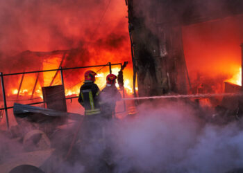 With U.S. Envoys Gone, Russian Bombs Fall Once More on Kyiv
