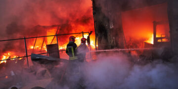 With U.S. Envoys Gone, Russian Bombs Fall Once More on Kyiv