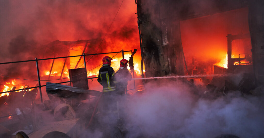With U.S. Envoys Gone, Russian Bombs Fall Once More on Kyiv