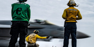 Navy Failed to Protect Pilots From Brain Injury, House Report Says
