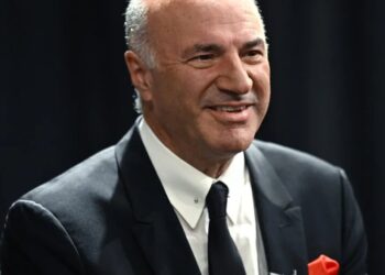 Kevin O’Leary says Steve Jobs taught him to focus on 3 things a day—and small talk or a family phone call is just noise getting in the way