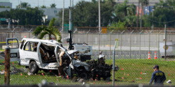 All 5 killed in Miami cargo jet crash were in a van used by plane cleaners