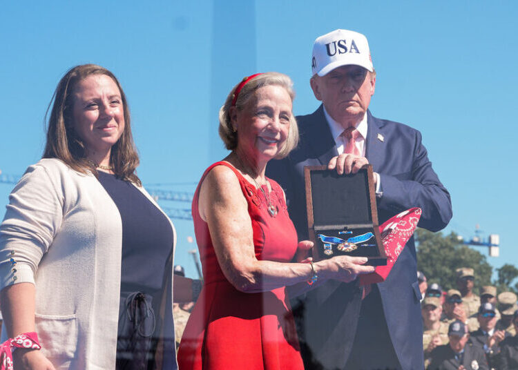 Trump Posthumously Awards Top Civilian Honor to ‘Man in the Red Bandanna’
