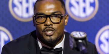 Tennessee linebacker Arion Carter was suspended over a $427 flight—now he’s donating that amount to charity for every tackle he makes this season