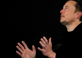 Elon’s in a panic as his ex spills all — and that’s just his latest crisis