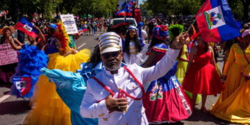 Salvadorans anxiously await news on whether TPS protections will end