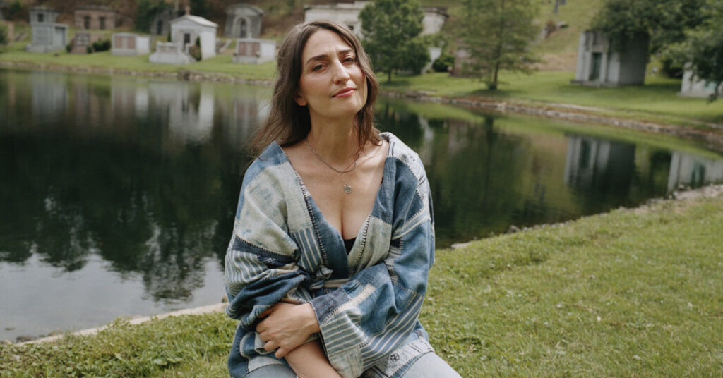 Sara Bareilles Confronted Grief, and Found Herself