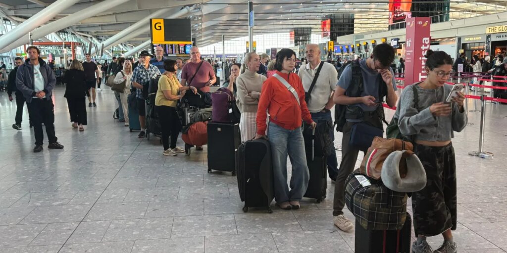 ‘We’re not really sure what to do’: Airlines rush getting planes in the air from backlogged UK flights due to issues in ‘flight processing system’
