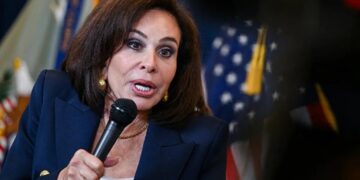 ‘Pirro puts on her clown suit:’ Reflecting Pool meltdown spurs hilarious online uproar