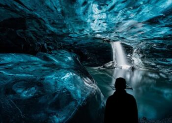 Top NFL Receiver Insists There’s “Another Civilization” Living Deep Under Antarctica