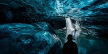 Top NFL Receiver Insists There’s “Another Civilization” Living Deep Under Antarctica
