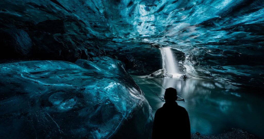 Top NFL Receiver Insists There’s “Another Civilization” Living Deep Under Antarctica