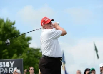An unmistakable stink wafts out of Trump’s curious golf club generosity