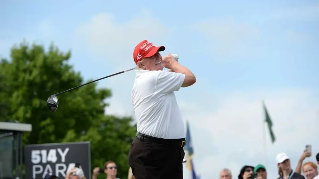 An unmistakable stink wafts out of Trump’s curious golf club generosity