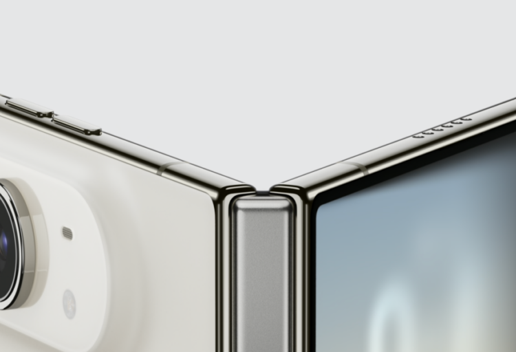 21 photos of Apple’s first-ever foldable iPhone