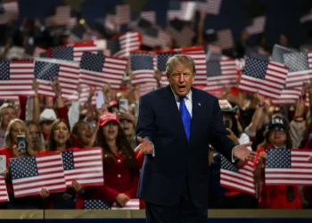 CNN serves Trump a brutal humiliation and ditches convention for de Blasio and AI
