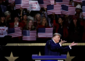 Trump’s shockingly brazen midterm ‘bribe’ dumbfounds critics: ‘I don’t know what to say’